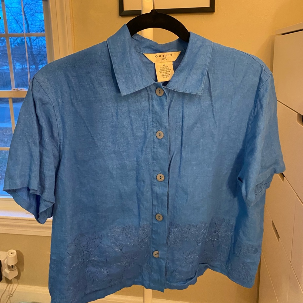 Blue Lenin shirt with floral hem embroidered detail